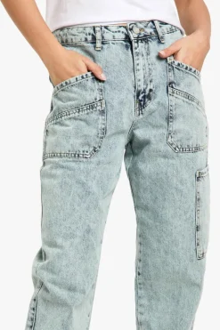 Outlet boohoo Acid Wash Cargo Straight Fit Jeans light wash