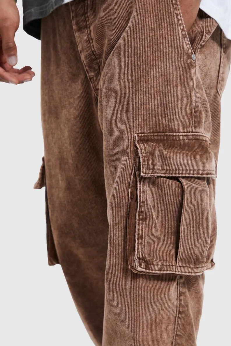 Store boohooMAN Acid Wash Relaxed Cord Cargo Trouser chocolate