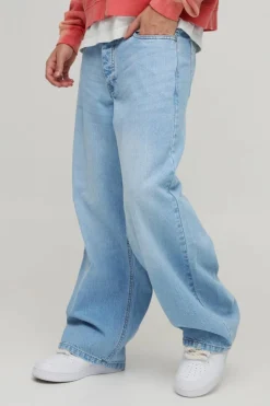 Store boohooMAN Baggy Rigid Applique Denim Jeans light blue