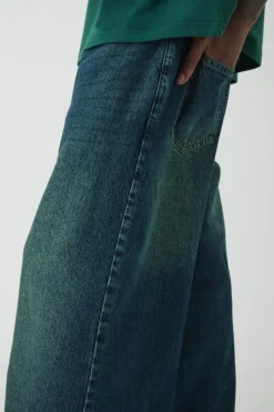 Best Sale boohooMAN Baggy Rigid Extreme Washed Split Hem Denim Jeans green