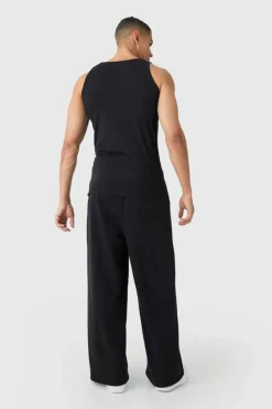 Online boohooMAN Basic Muscle Fit Vest black