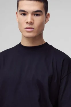 New boohooMAN Basic Oversized Extended Neck T-Shirt black