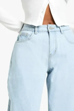 Hot boohoo Basics Baggy Boyfriend Jeans bleached blue