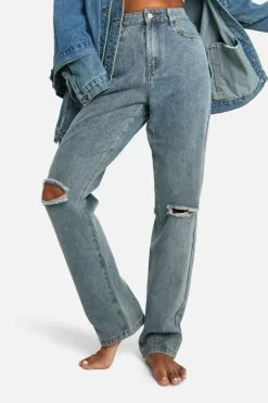Outlet boohoo Basics High Waisted Ripped Knee Straight Leg Jeans in washed blue