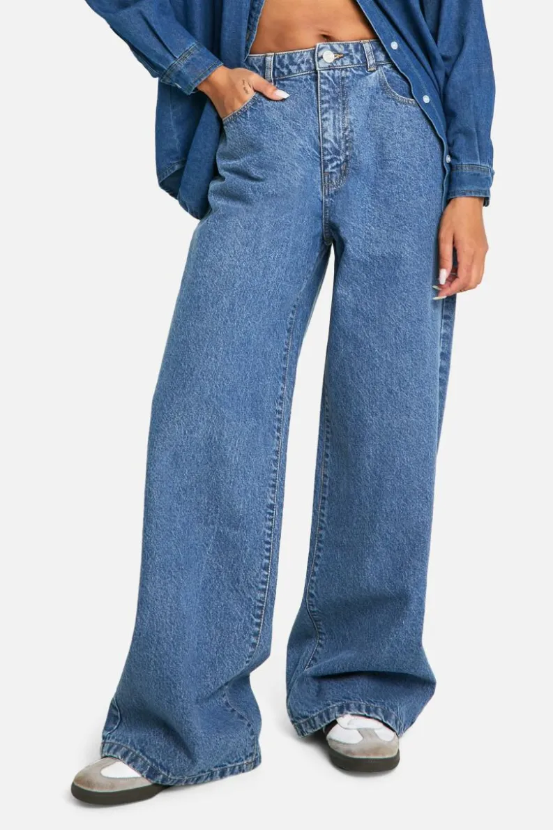 Outlet boohoo Basics 30 Inch Leg High Waisted Wide Leg Jeans in vintage blue