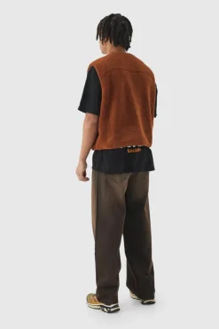 Online boohooMAN Boxy Borg Pocket Detail Gilet In tan