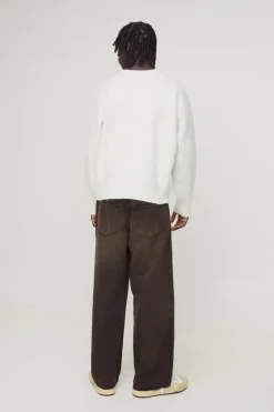 Store boohooMAN Boxy Brushed Gothic Graphic Knitted Jumper ecru
