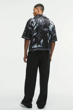 Flash Sale boohooMAN Boxy Printed Satin Revere Short Sleeve Shirt black