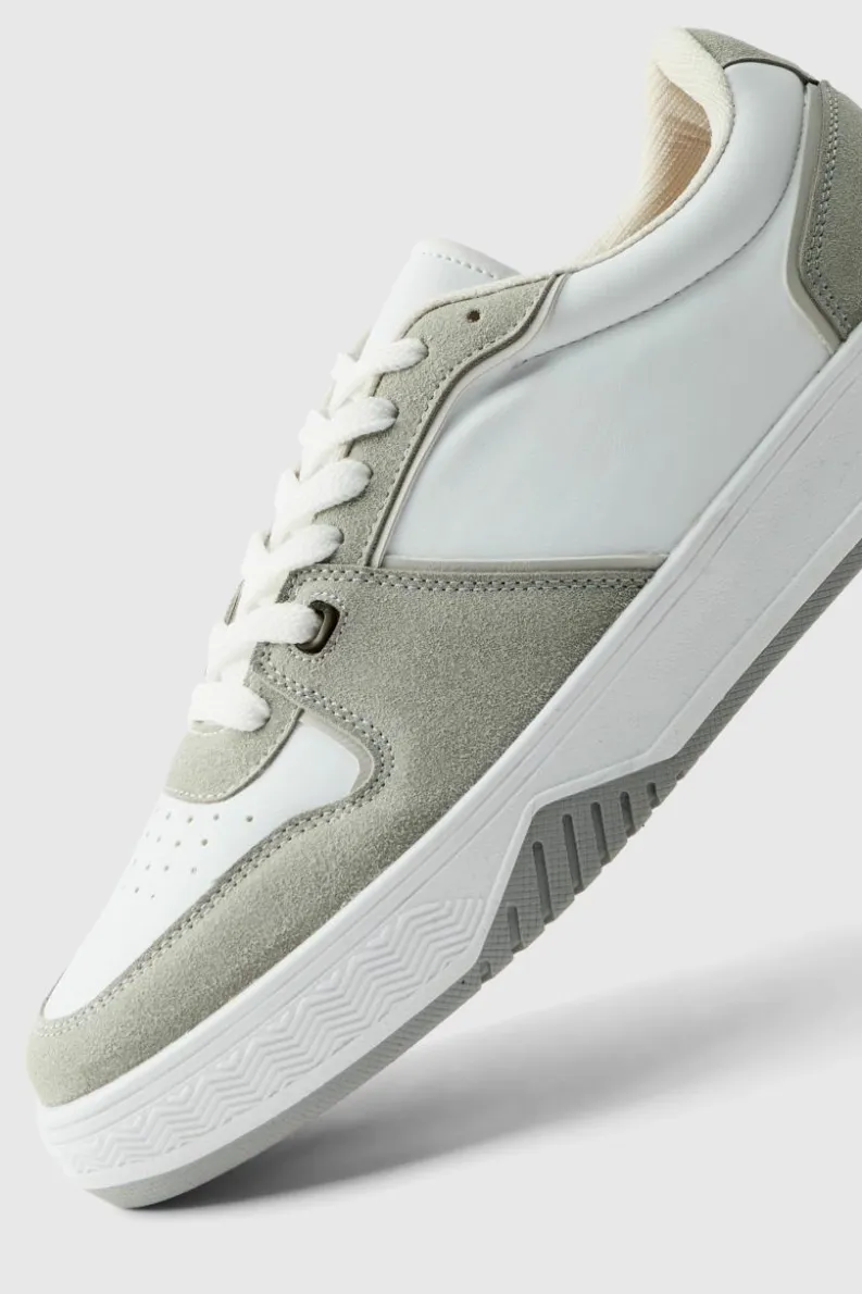 Clearance boohooMAN Bull Trainer In grey