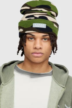 Outlet boohooMAN Camo Print Man Woven Tab Beanie In green