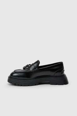 New boohooMAN Chunky Sole Tassel Loafer In black