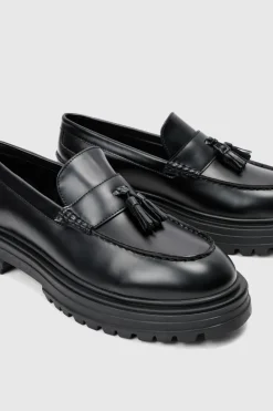 New boohooMAN Chunky Sole Tassel Loafer In black