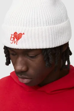 Online boohooMAN Heart Graphic Ribbed Beanie cream