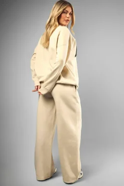 Store boohoo Dsgn Studio Towelling Applique Straight Leg Jogger stone