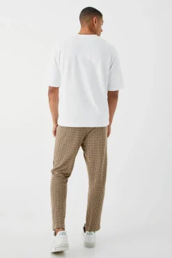 Sale boohooMAN Elasticated Tapered Pintuck Dogtooth Trousers beige