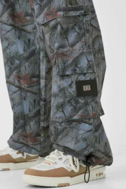 Best boohooMAN Elasticated Waist Camo Cargo Trousers grey