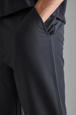 Discount boohooMAN Elasticated Waist Slim Fit Smart Trousers black