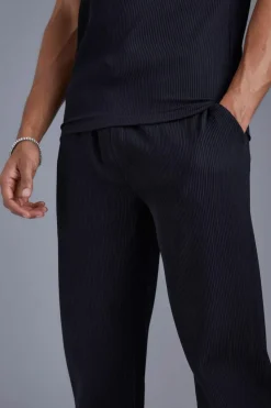 Discount boohooMAN Elasticated Waist Tapered Fit Pleated Trouser black