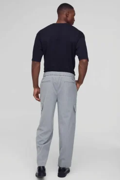 Online boohooMAN Elastic Waist Straight Leg Tailored Cargo Trousers grey