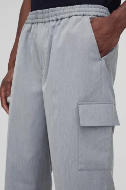 Online boohooMAN Elastic Waist Straight Leg Tailored Cargo Trousers grey