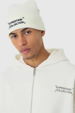 Store boohooMAN Expedition Collection Embroidered Beanie In white