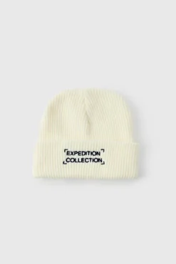 Store boohooMAN Expedition Collection Embroidered Beanie In white