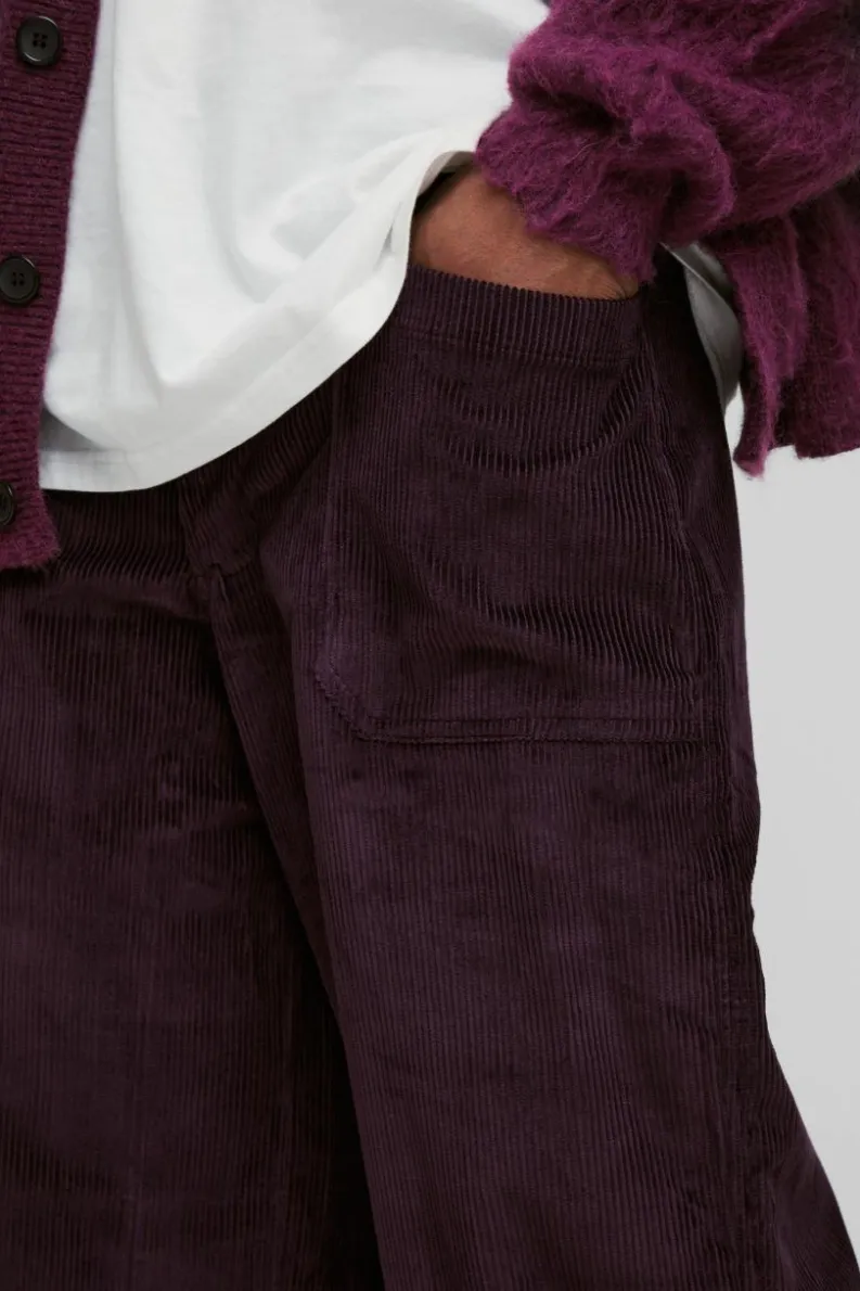 Hot boohooMAN Extreme Baggy Corduroy Trouser plum
