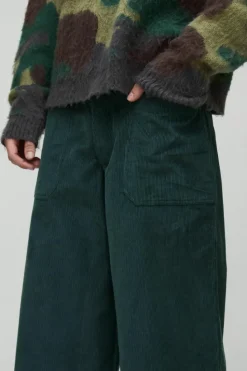 Fashion boohooMAN Extreme Baggy Corduroy Trouser dark green
