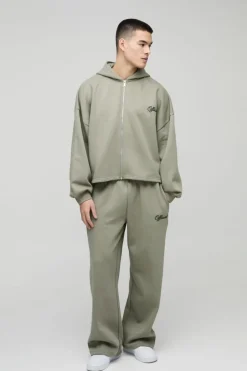 Store boohooMAN Extreme Oversized Boxy Zip Through Hoodie & Wide Leg Tracksuit khaki