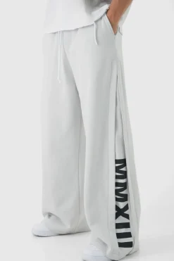 Clearance boohooMAN Extreme Wide Leg Pleated Gusset Jogger light grey