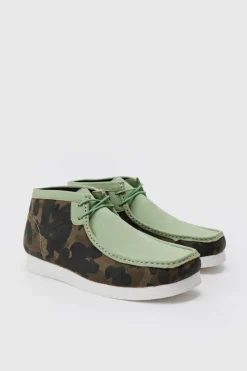 Hot boohooMAN Faux Suede Camo Apron Front Shoes In green