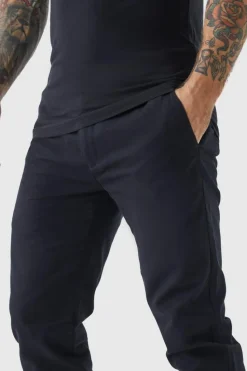 Shop boohooMAN Fixed Waist Skinny Chino Trouser black