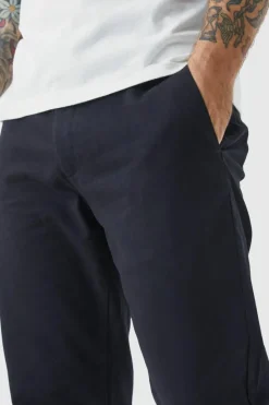 Clearance boohooMAN Fixed Waist Slim Cropped Chino black