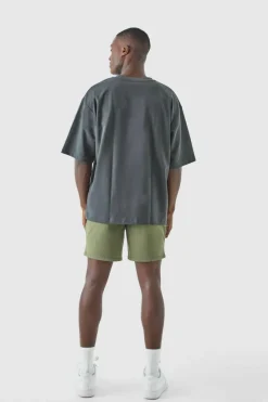 Online boohooMAN Fixed Waist Slim Fit Chino Shorts khaki