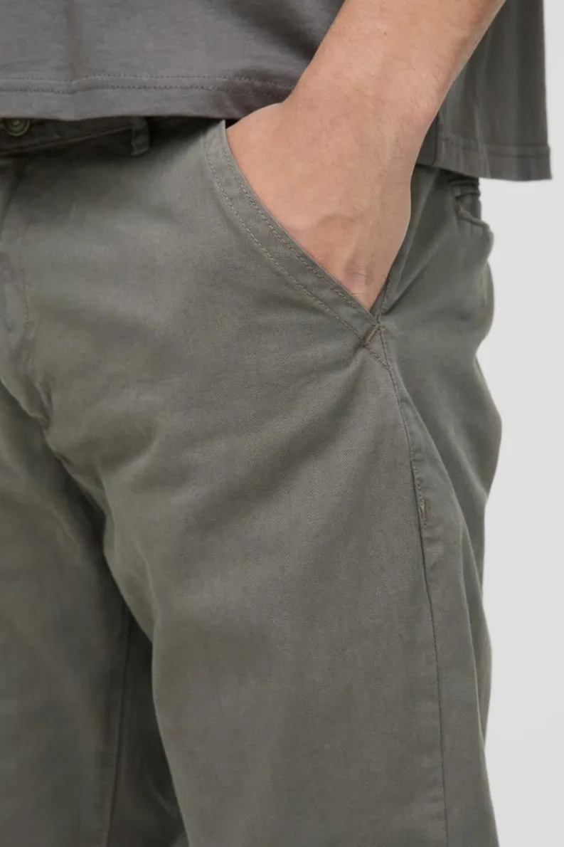 Online boohooMAN Fixed Waist Straight Chino Trousers grey