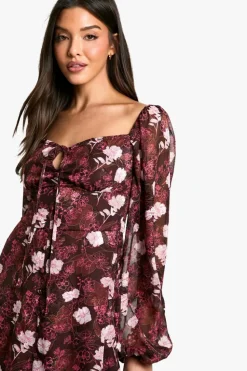 Online boohoo Floral Blouson Sleeve Skater Dress merlot
