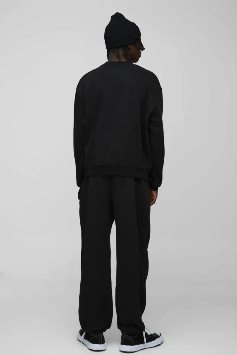 Store boohooMAN 330GSM Oversized Boxy Extended Neck Limited high Build Print Sweatshirt black