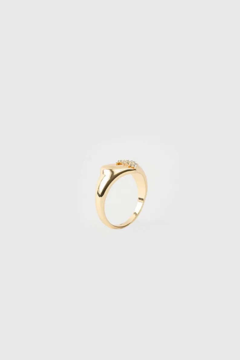 Store boohooMAN Iced Broken Heart Ring In gold