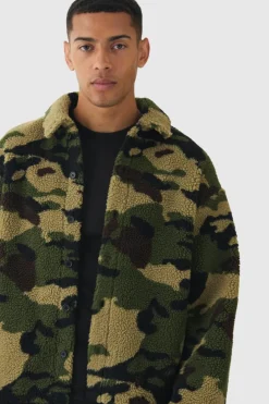 Clearance boohooMAN Jacquard Regular Fit Camo Borg Overshirt khaki