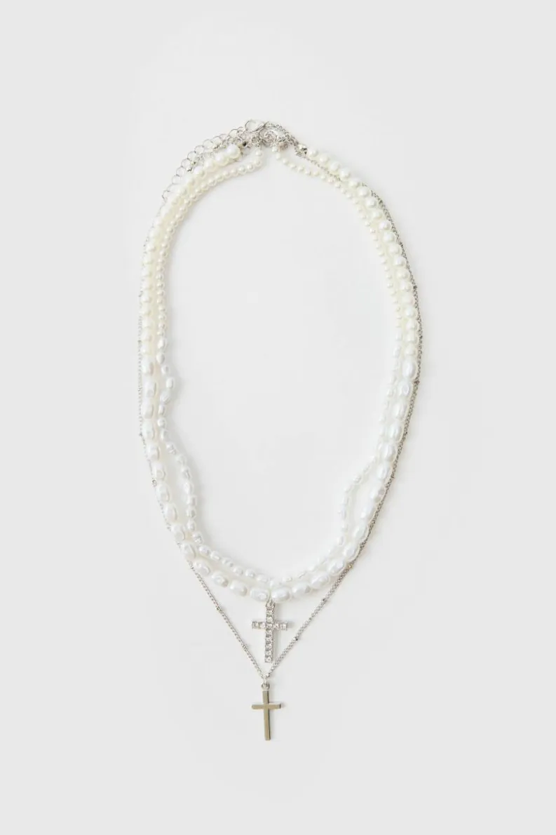 Hot boohooMAN Layered Cross Necklace With Pearls silver