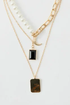Online boohooMAN Layered Pearl and Hardware Necklace gold