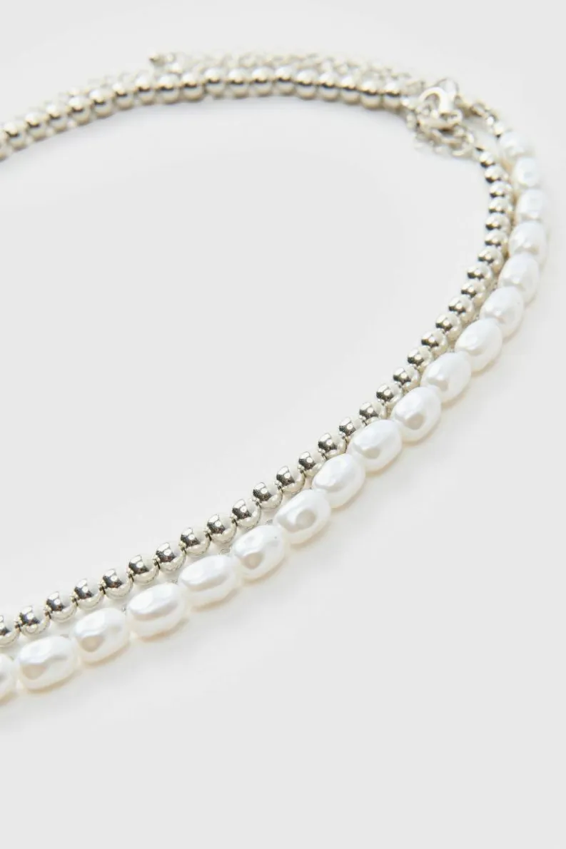 Fashion boohooMAN Layered Pearl Necklace With Pendants silver