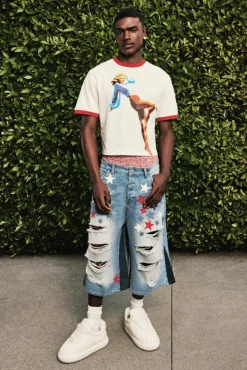 Flash Sale boohooMAN Longline Star Applique Gusset Denim Jorts In light blue