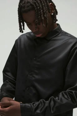 Online boohooMAN Long Sleeve Satin Regular Shirt black