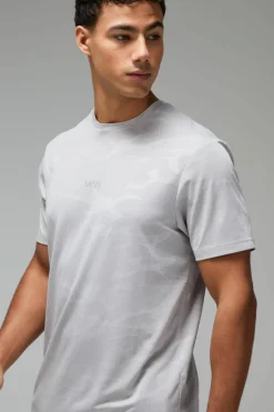 Best Sale boohooMAN Man Active Camo Jacquard Regular Fit T-shirt light grey