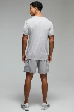 Best Sale boohooMAN Man Active Camo Jacquard Regular Fit T-shirt light grey