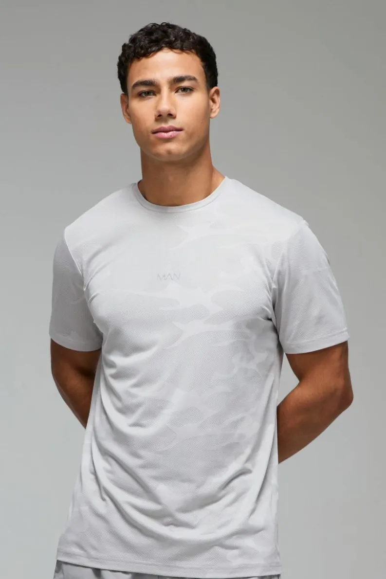 Best Sale boohooMAN Man Active Camo Jacquard Regular Fit T-shirt light grey
