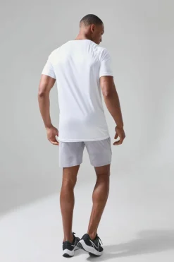 Fashion boohooMAN Man Active Camo Performance Regular Fit 7inch Shorts grey