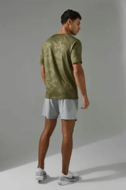 Discount boohooMAN Man Active Camo Raglan Performance T-shirt khaki