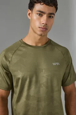 Discount boohooMAN Man Active Camo Raglan Performance T-shirt khaki